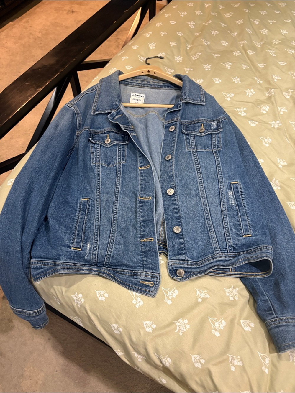 Old Navy Medium Blue Denim Jean Jacket - Women's Button-Front